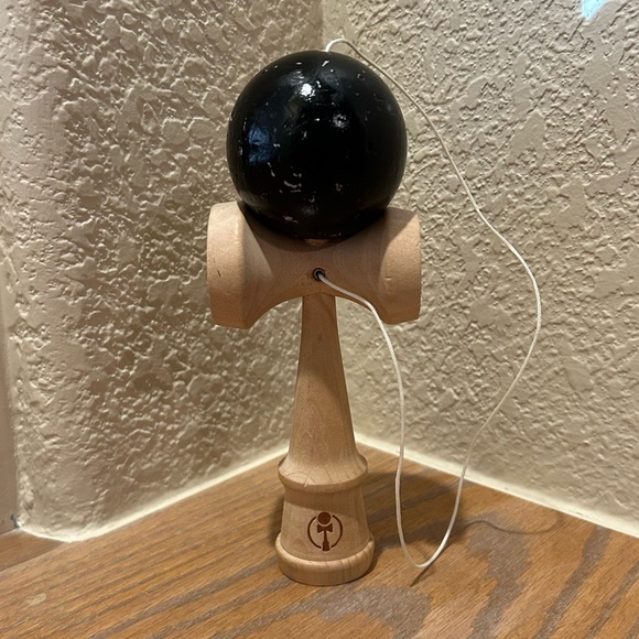 Wooden Kendama Toyi - Picture 1 of 7